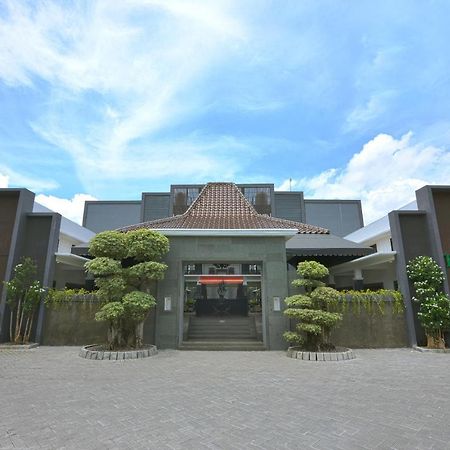 Hotel The Edwin Syariah à Ngabean Extérieur photo