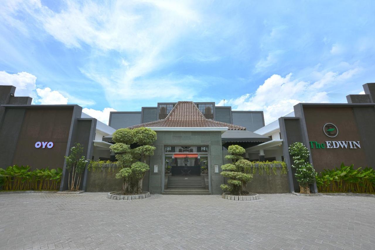 Hotel The Edwin Syariah à Ngabean Extérieur photo