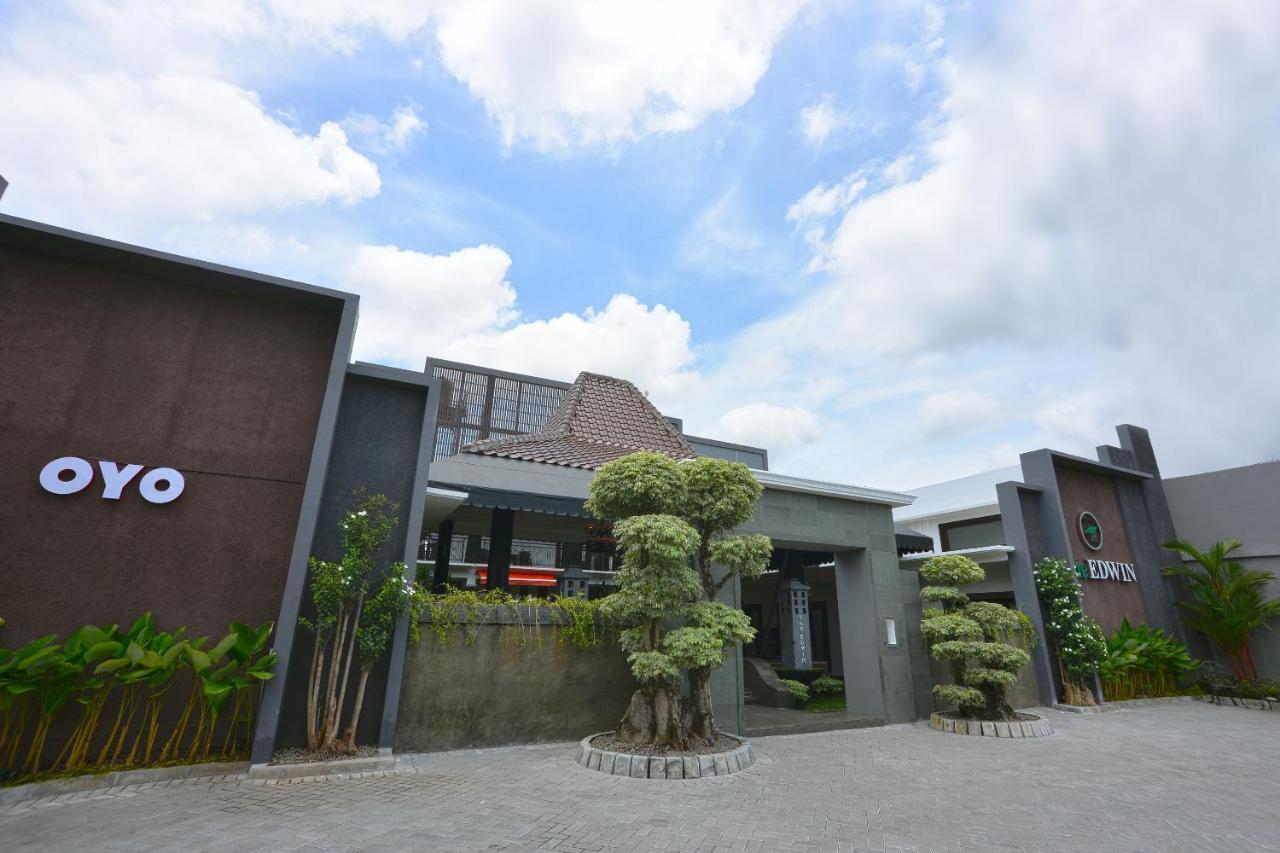 Hotel The Edwin Syariah à Ngabean Extérieur photo
