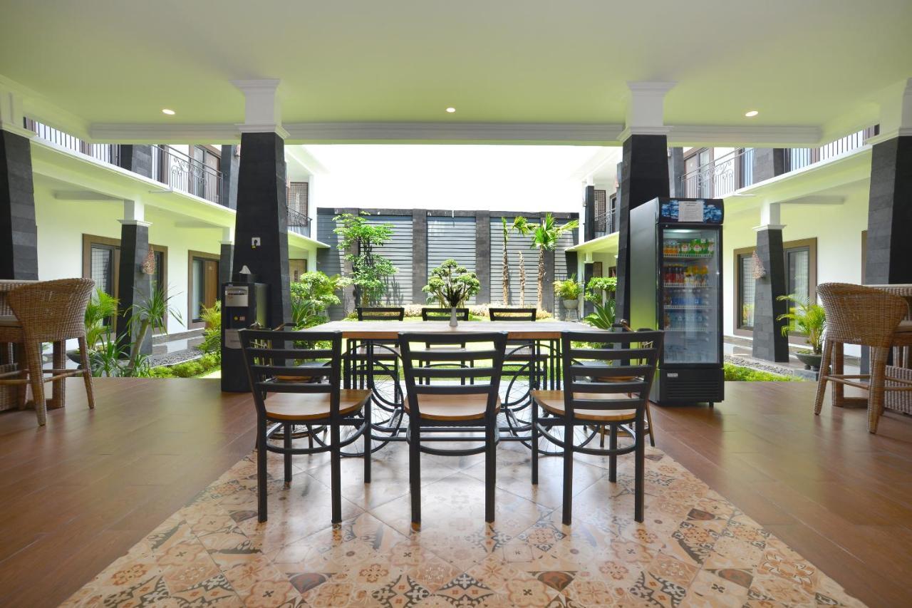 Hotel The Edwin Syariah à Ngabean Extérieur photo